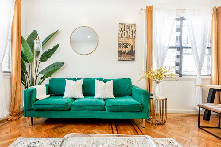 The Brooklyn Haven 6BR|2 Ba | Free Parking gallery image 3