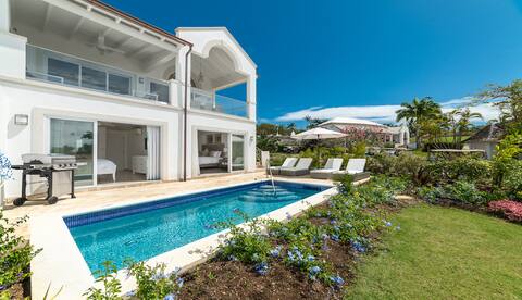 Four bedroom luxurious Mews Villa in a gated resid