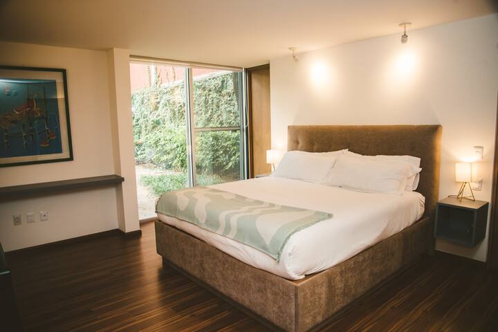 Polanco beautiful one-floor house with garden gallery image 2