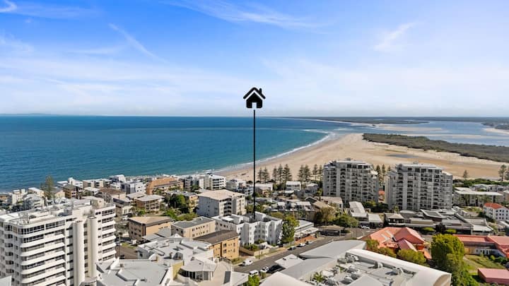 Spacious 3br | Pool & Walk To Shops & Kings Beach - Sunshine Coast