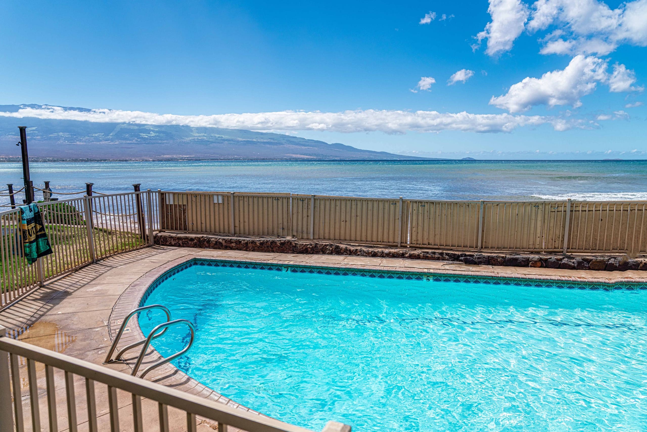 Condo in Wailuku · ★4.6 · 2 bedrooms · 5 beds · 2 shared baths - Image 25