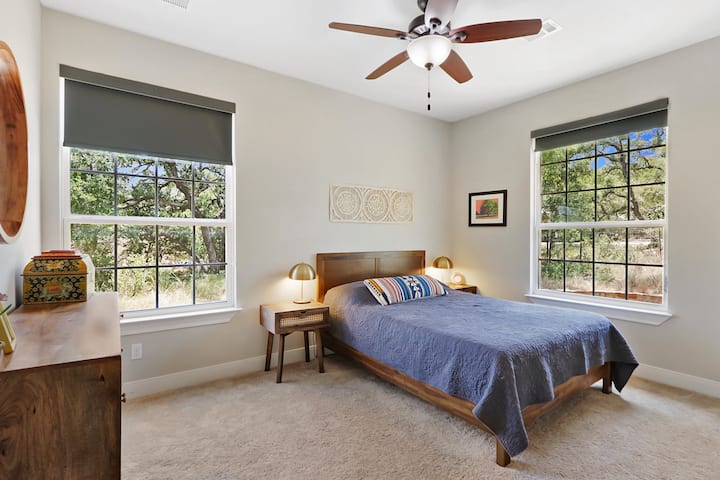 Spálňa dva má manželskú posteľ