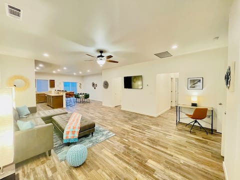 Fernley Brand New House/ 5TVs Sleeps 11/Pet OK🦮🐈
