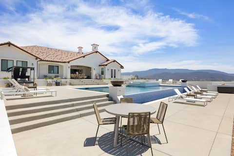 Pool, Spa, Home Theater, Views | Mins to Wineries