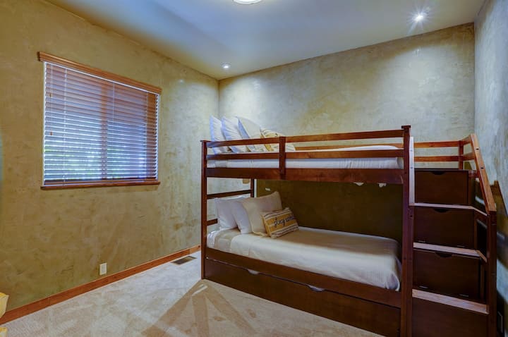 Bunk Room with Trundle