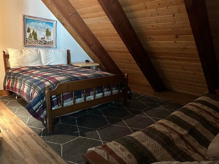 Chumba cha Kulala cha Ngazi Kuu 1