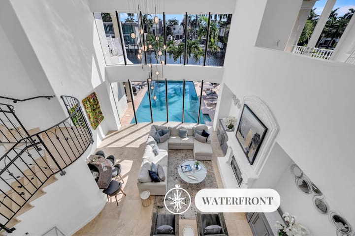 Las Olas Waterfront Villa| Heated Pool | FiestaKey