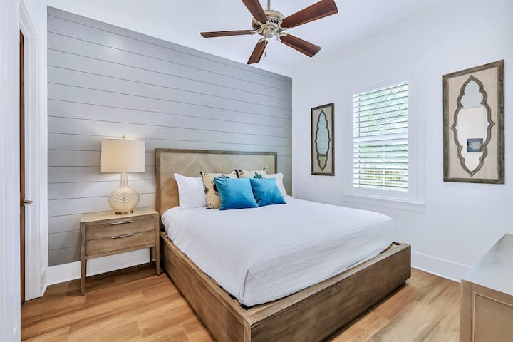 Ghorofa ya 1 - King Suite yenye bafu la ndani