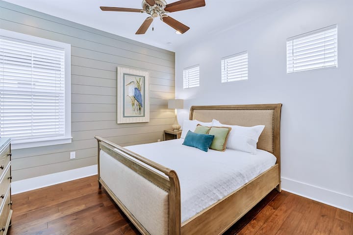 Ghorofa ya 3 - King Suite yenye bafu la ndani