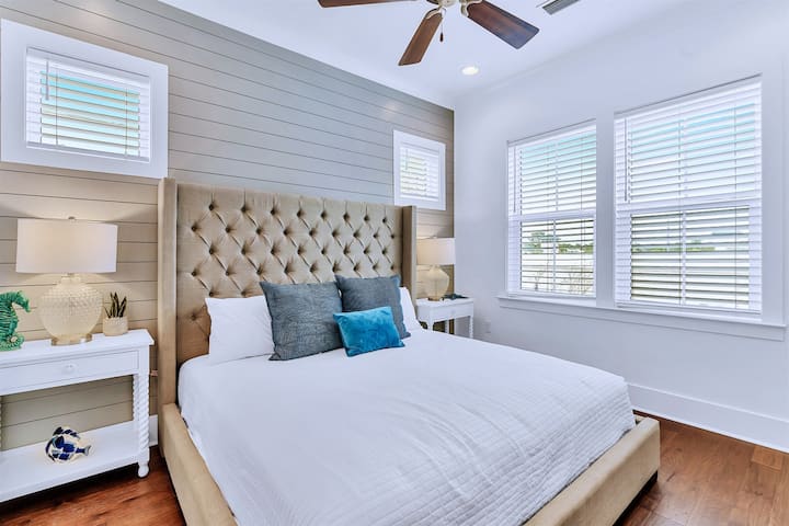 Ghorofa ya 2 - King Suite yenye bafu la ndani