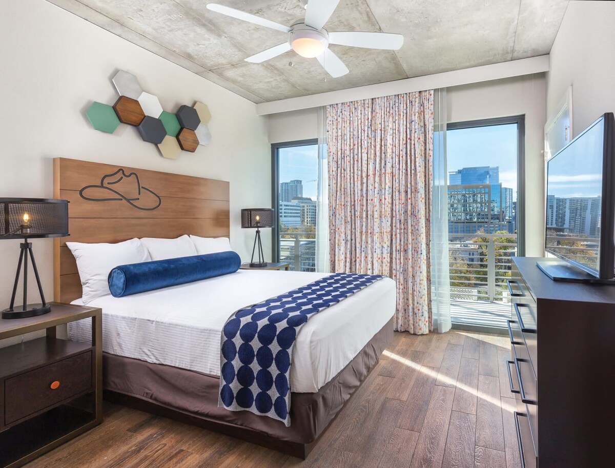 Wyndham Austin Resort | King Bed Studio Suite
