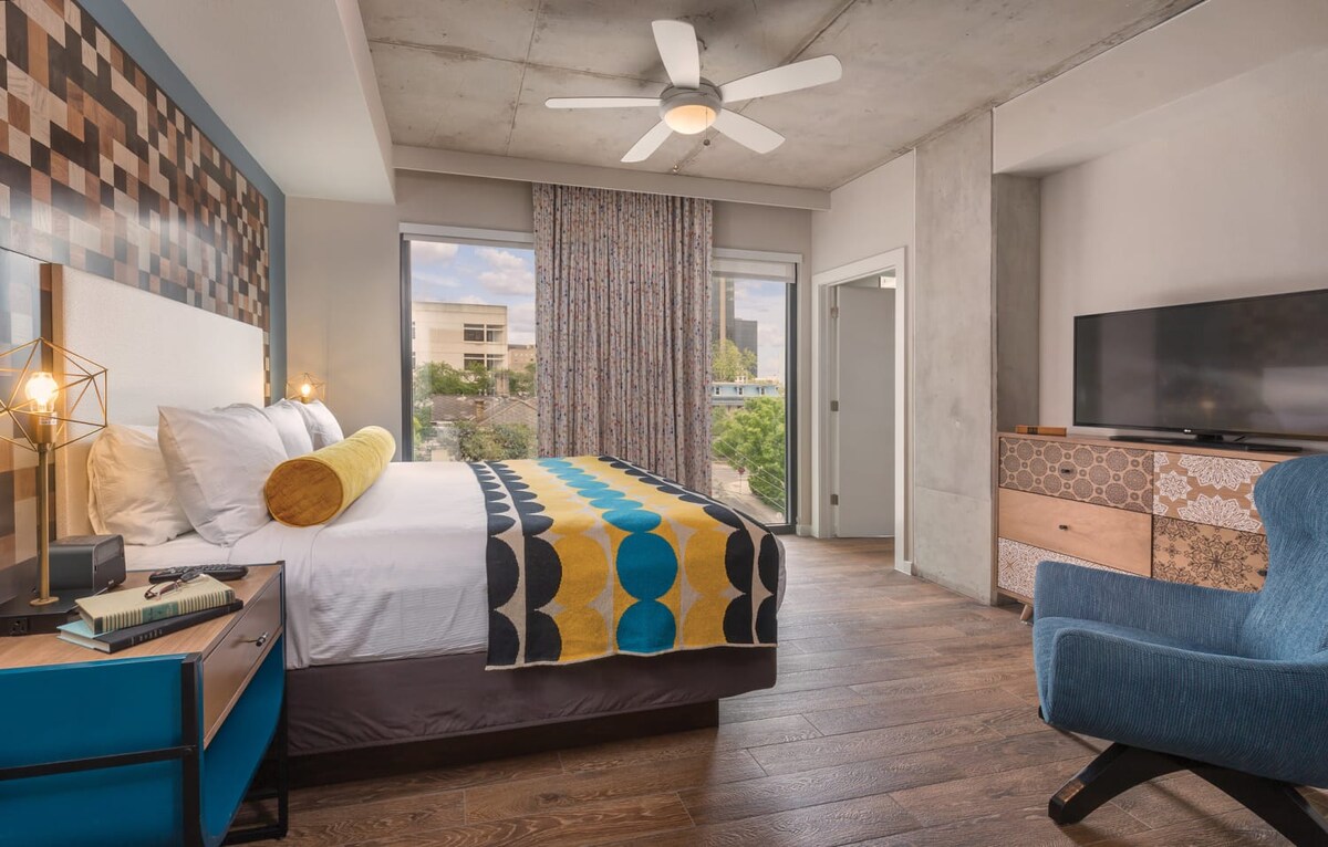 Wyndham Austin Resort | King Bed Studio Suite