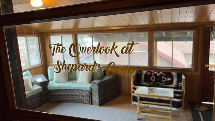 Rustic Centrally Located Apartment Shepard Pak - Lake George, NY