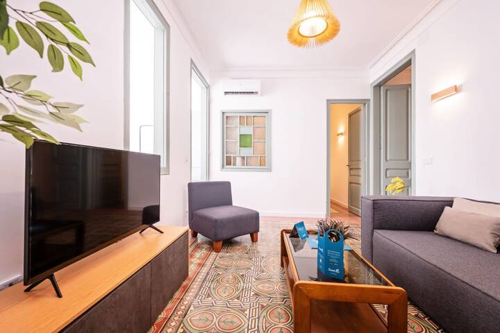 Rocafort | Contemporary Apt. by Parc Joan Miró gallery image 3