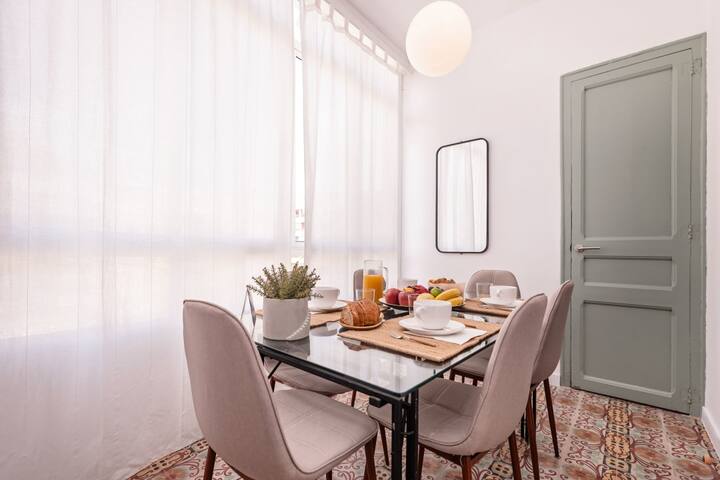 Rocafort | Contemporary Apt. by Parc Joan Miró gallery image 4