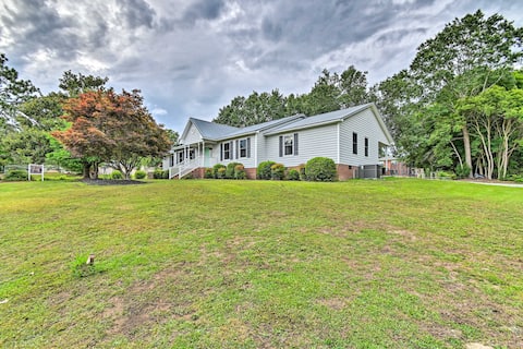 1 Mi to Cape Fear River: Pet-Friendly Retreat
