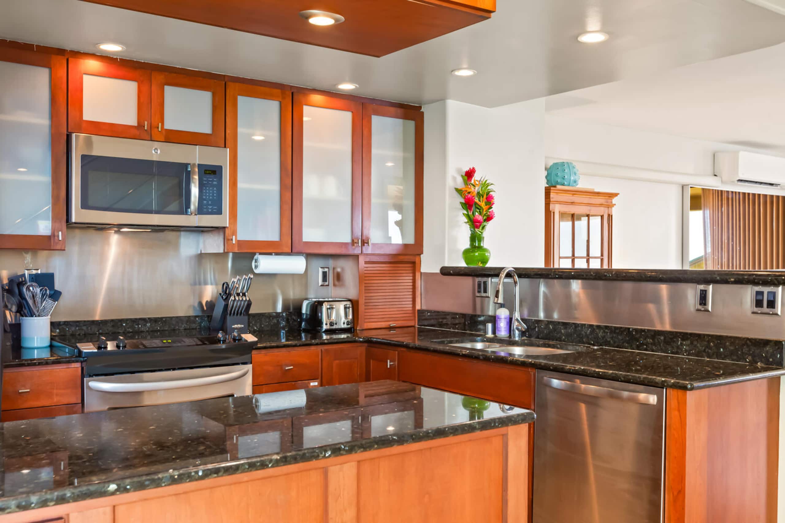 Condo in Koloa · ★4.7 · 3 bedrooms · 4 beds · 2.5 baths - Image 6