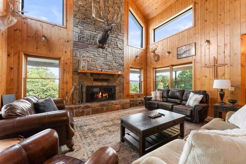 Private Lodge on 4000 Acres!