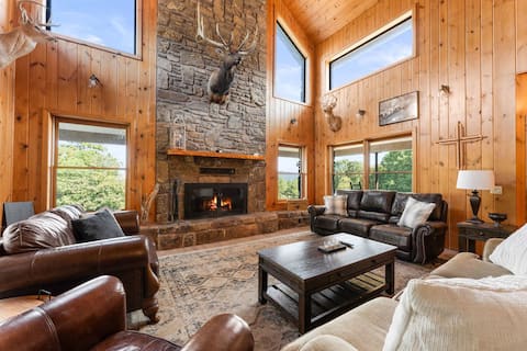 Private Lodge on 4000 Acres!