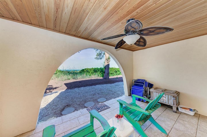 Sea For Two: Gulf Front & On The Beach - Holmes Beach, FL