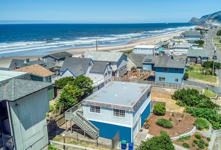 Stylish Ocean View-designed To Entertain - Lincoln City, OR