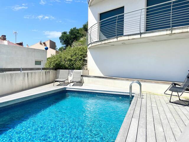 Villa con piscina sobre la Almadrava Ii gallery image 4