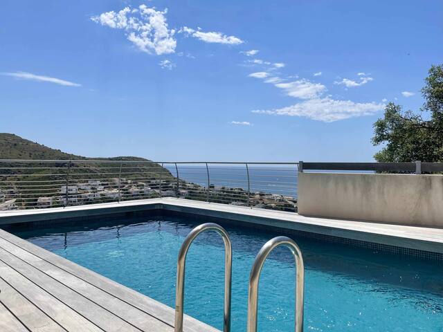 Villa con piscina sobre la Almadrava Ii gallery image 3