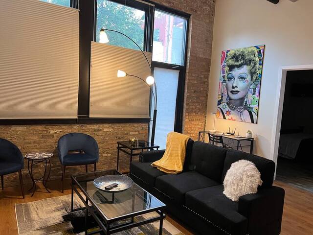 Luxéry Stay “Hollywood” – McCormick/WinTrust Area gallery image 4