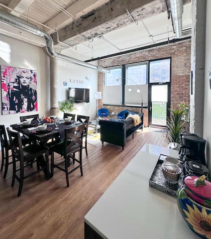 Luxéry Stay “Hollywood” – McCormick/WinTrust Area gallery image 2