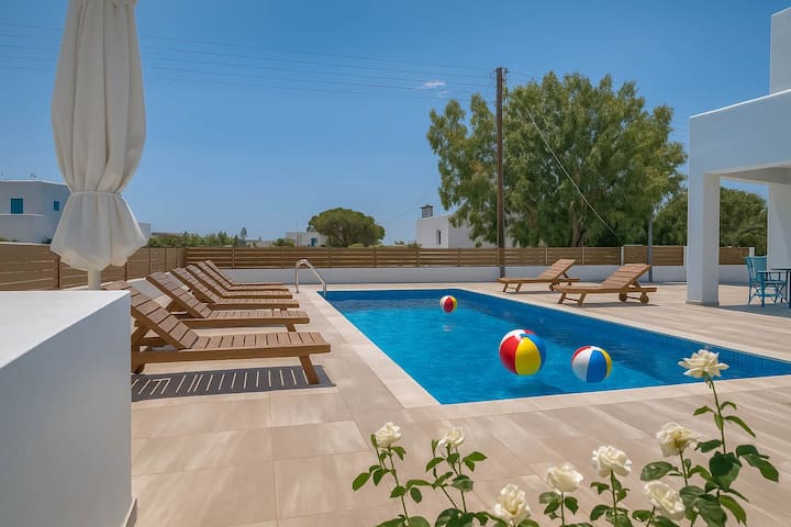 Paros Private Pool Retreat – Up to 16 guests