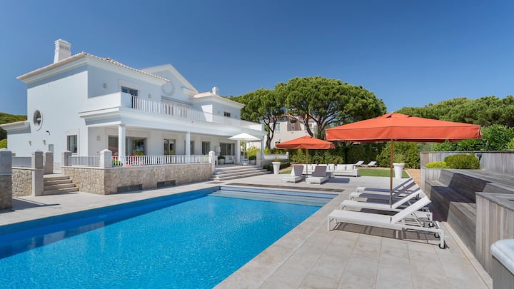 Contemporary Quinta Do Lago Villa With Pool, Hot T - Faro