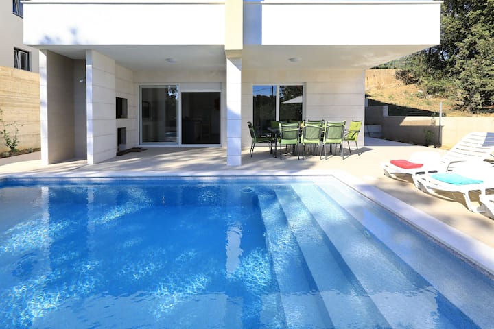 Apartment Vidalis 2 With Private Pool - Zadar