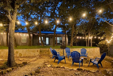 Spacious Lakehouse: Firepit, High-Speed Wi-Fi