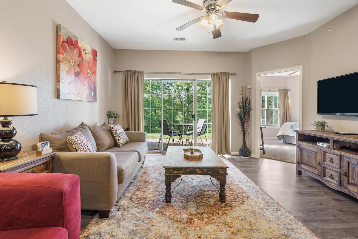 סלון עם ספה נפתחת