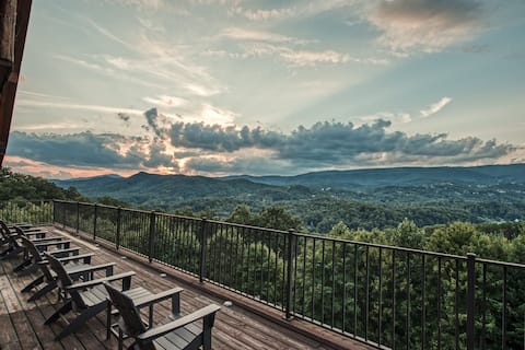 Views,Hot Tub,Pool,2 wood-burning fireplaces