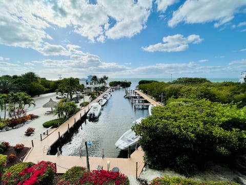 Top Airbnb: Ocean View Overlooking Marina Ocean Pointe 5305 in Tavernier