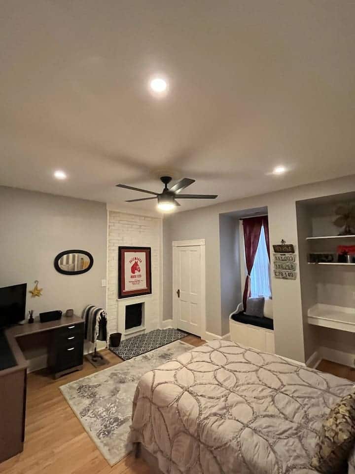 Guest bedroom upstairs