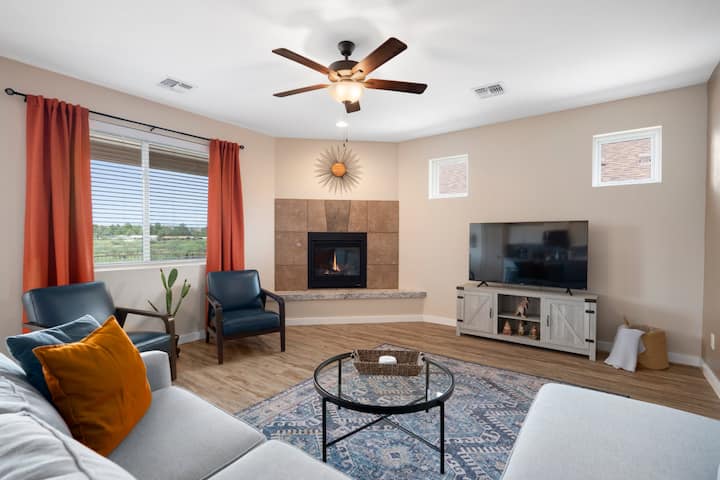 Stunning Views + Hot Tub + Location! 2 Bed/2 Bath - Cottonwood, AZ