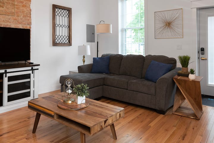 2br Townhome – Free Parking / Minutes To Stadiums - Cold Spring, KY