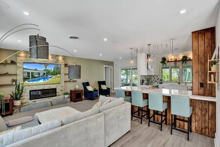 5 BR Oasis HTD Pool, Boat, spa- Olgasfriends gallery image 5