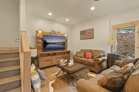 Top Airbnb: Chardonnay Chalet - A Modern Mountain Getaway in Blowing Rock