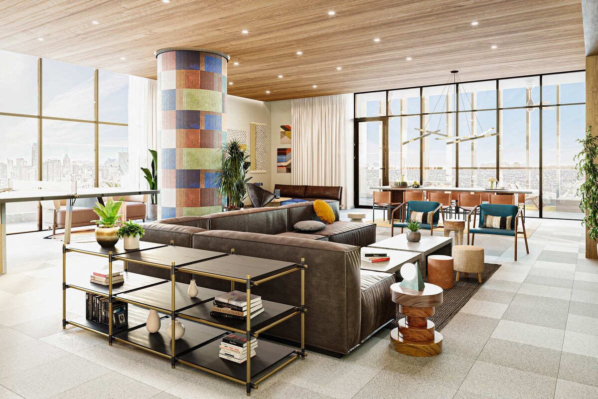 High-Rise Condo | Mins to Rainey St | Pool | Gym