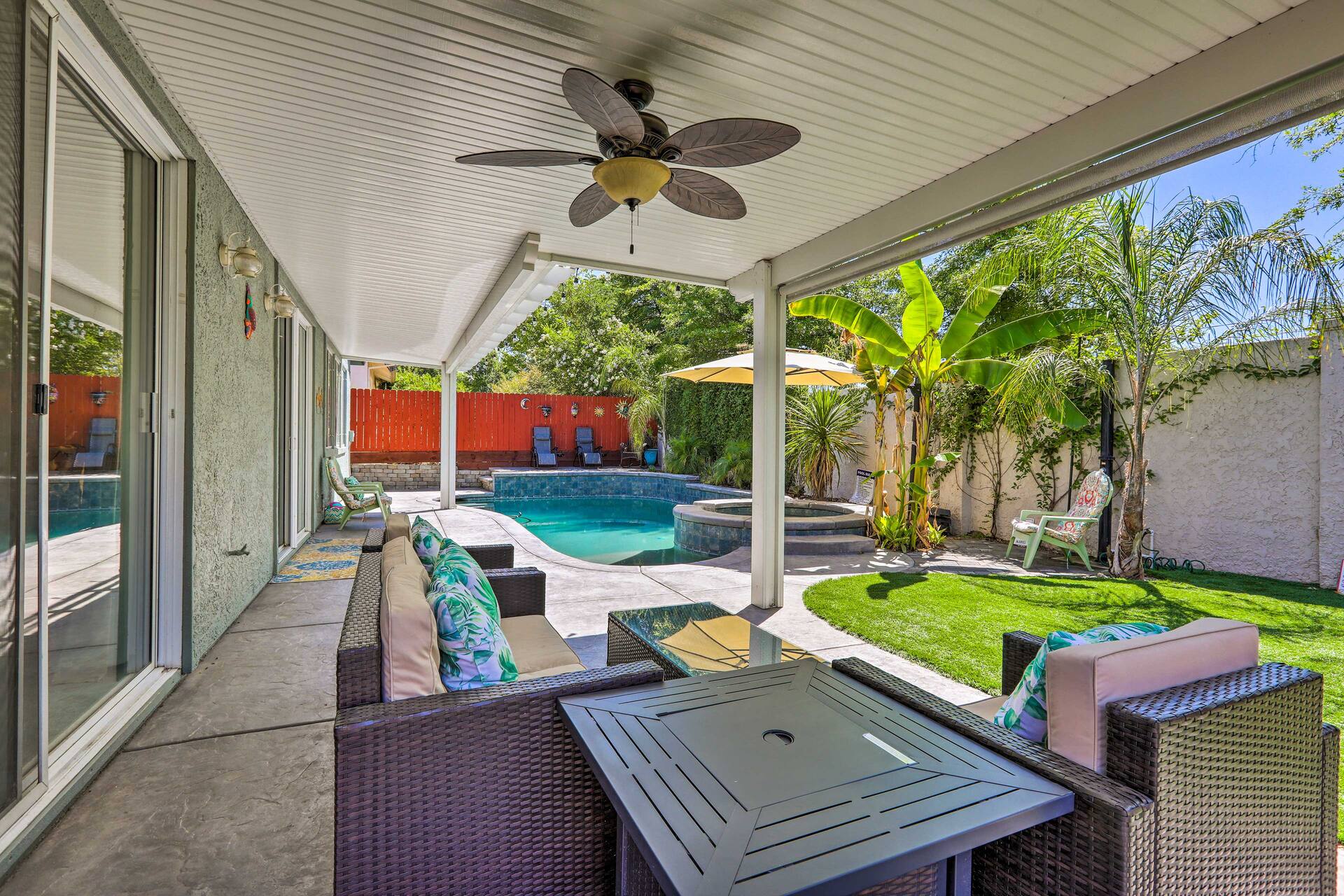 Spacieuse maison de vacances à Folsom avec piscine et bain à remous !