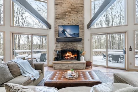 Private Cozy Hideaway w/Hot Tub - Hike from Cabin!