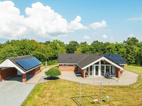 8 person holiday home in oksbøl