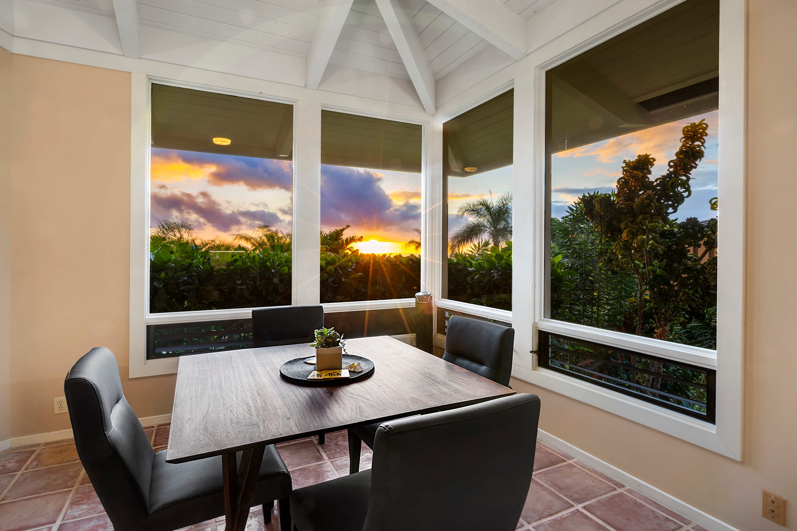 Home in Kailua-Kona · ★4.83 · 3 bedrooms · 3 beds · 2 baths - Image 14