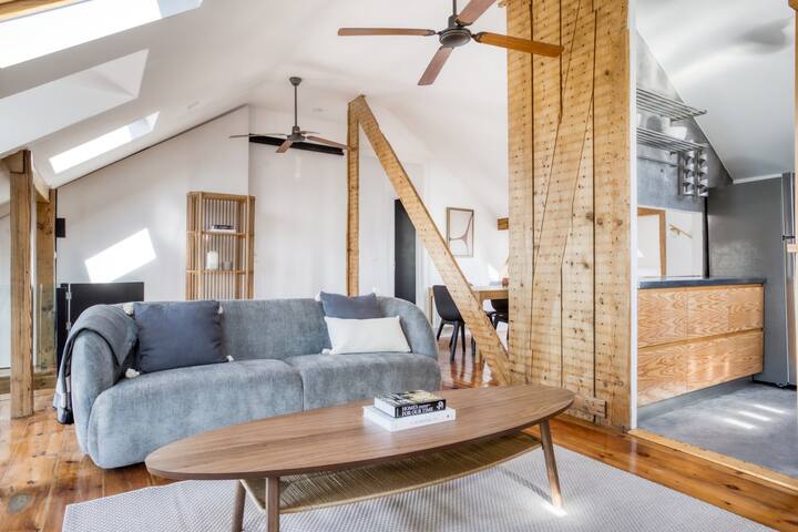 Blueground | Chiado, furnished, great views gallery image 2