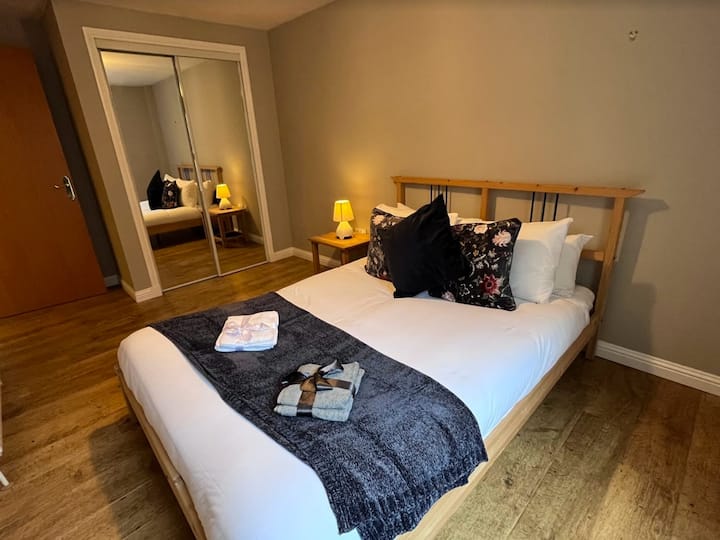 V izbe je dostatok úložného priestoru, kedy chcete zostať dlhšie!