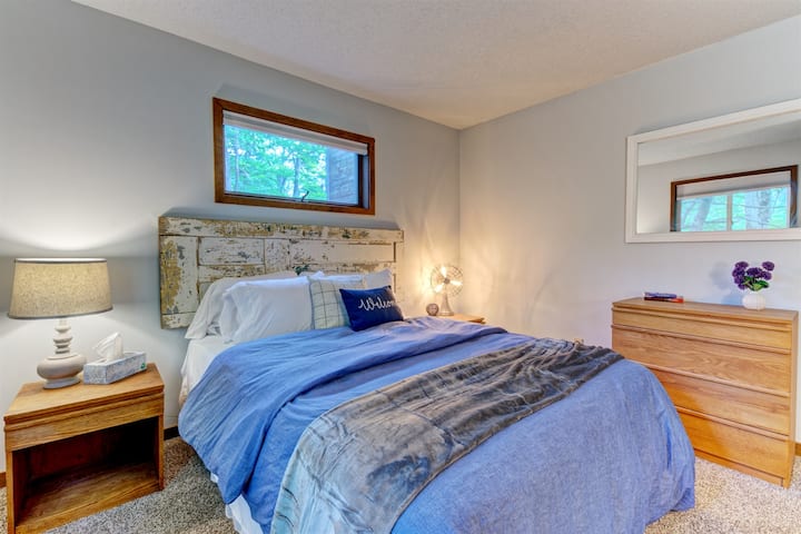 Bedroom Get My Drift (Main Floor)