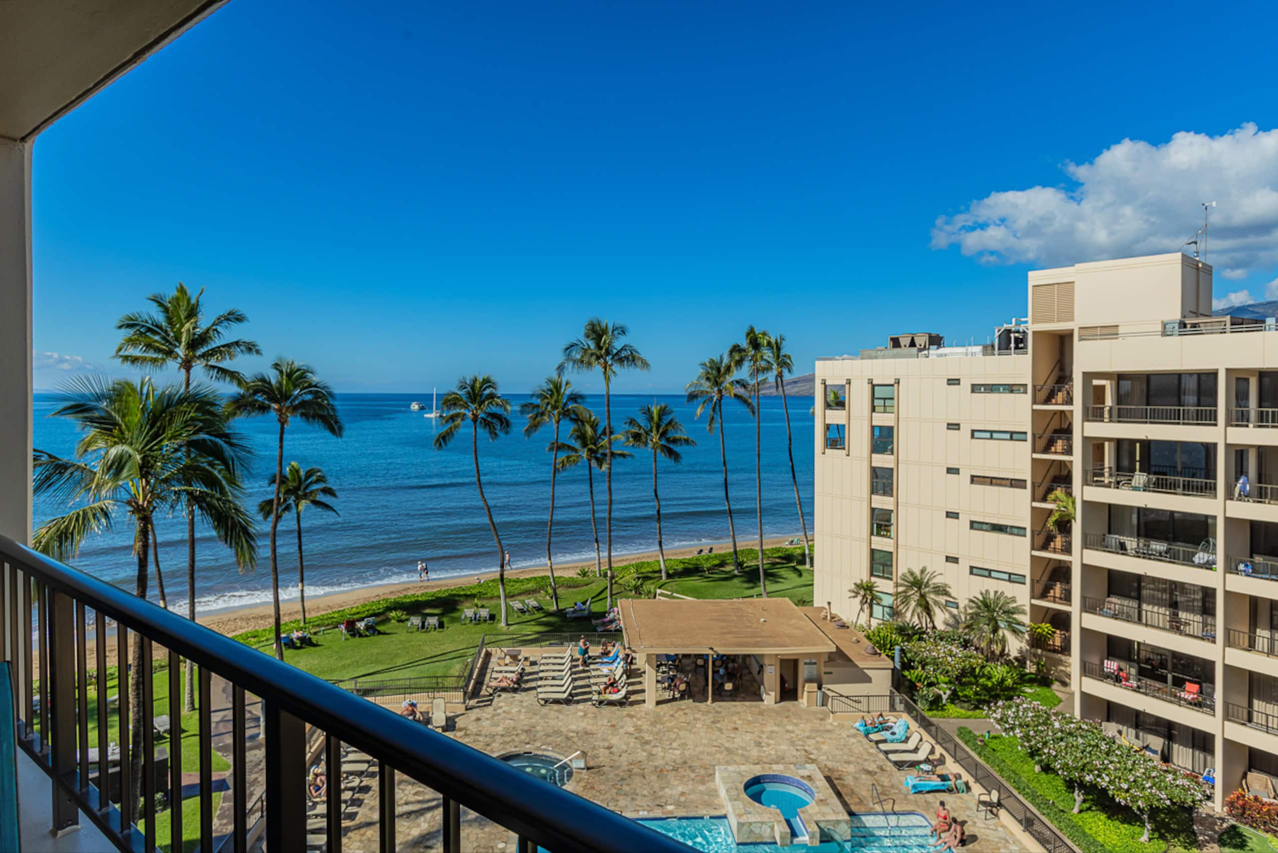 Condo in Kihei · ★4.92 · 1 bedroom · 2 beds · 1 shared bath - Image 7